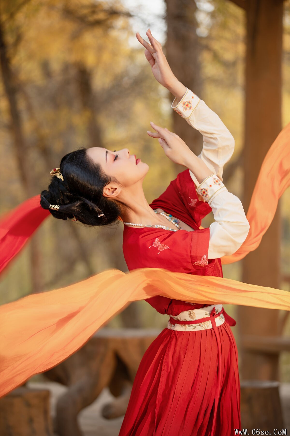 图片[8]-YiTuYu艺图语 Vol.6988 Mu Ge[24P]-六色网