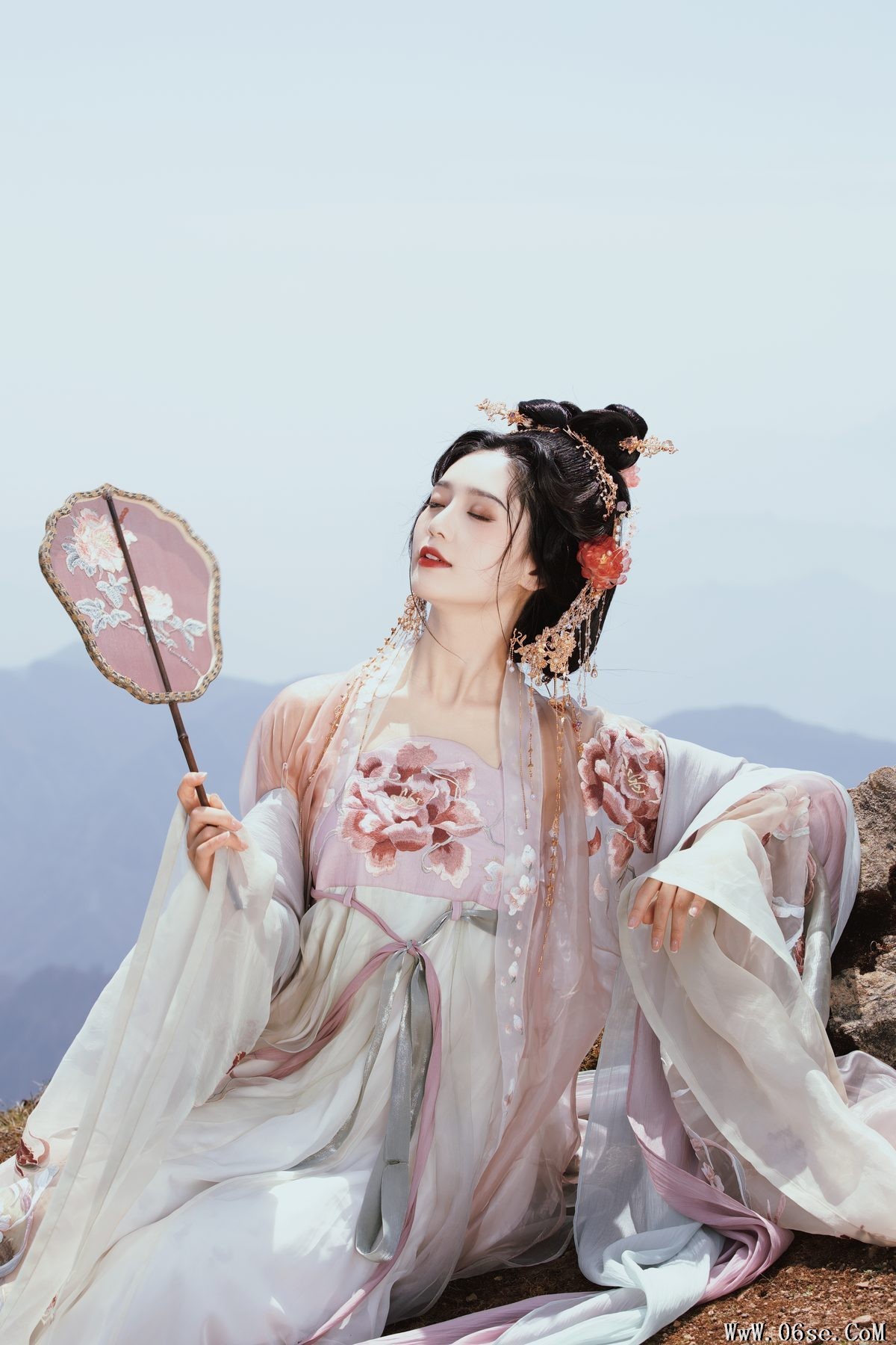 图片[18]-YiTuYu艺图语 Vol.4296 Chen Luo Jin[26P]-六色网