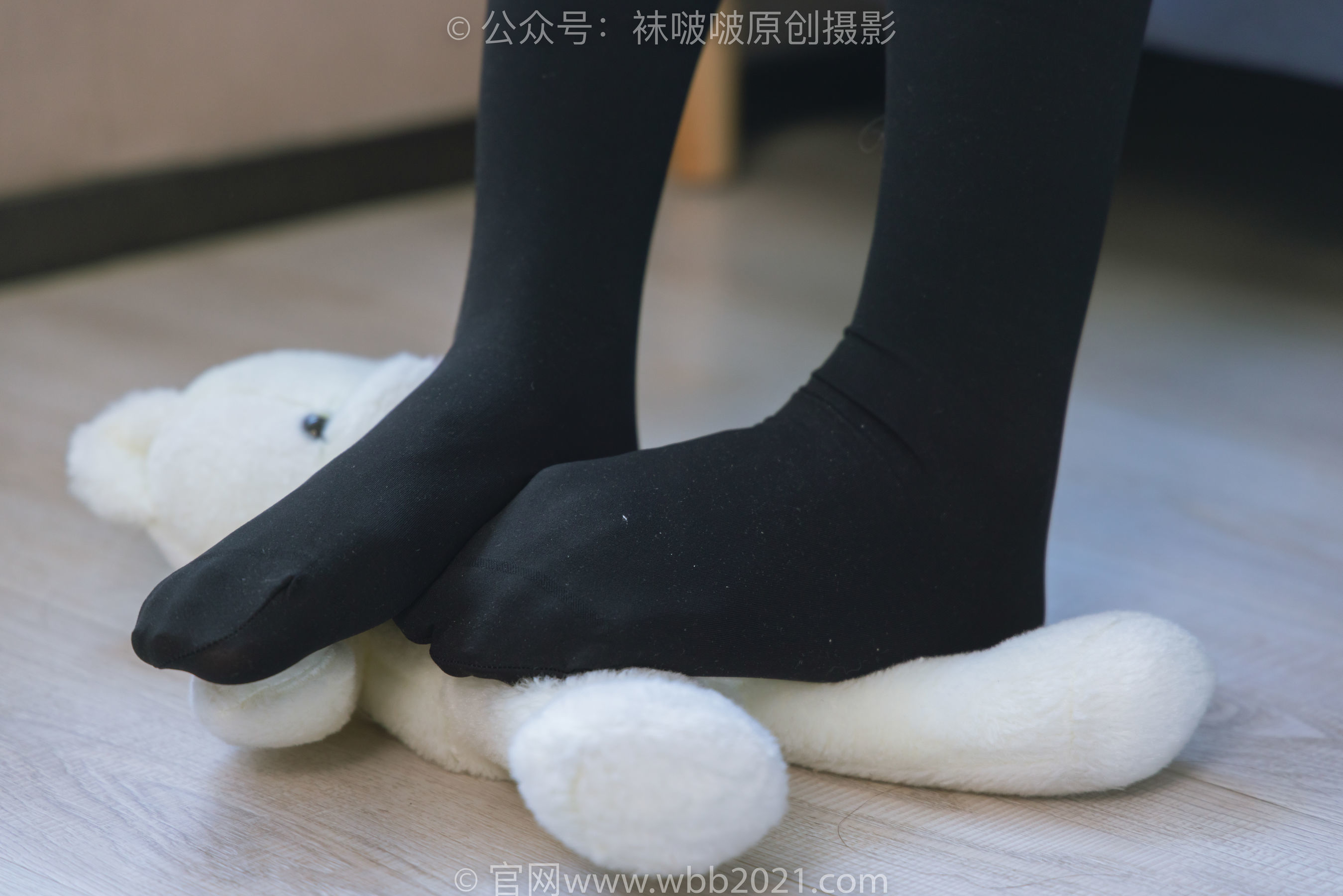 图片[17]-BoBoSocks袜啵啵 No.315 小沫 -平底鞋、厚黑丝、模特穿鞋及丝袜踩玩偶小熊剧情[140P]-六色网