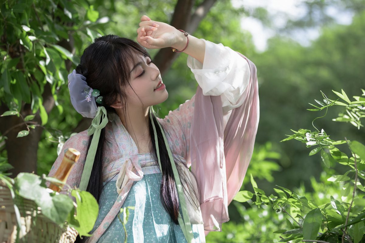 图片[22]-YiTuYu艺图语 Vol.5251 Jin Zou Ba[51P]-六色网