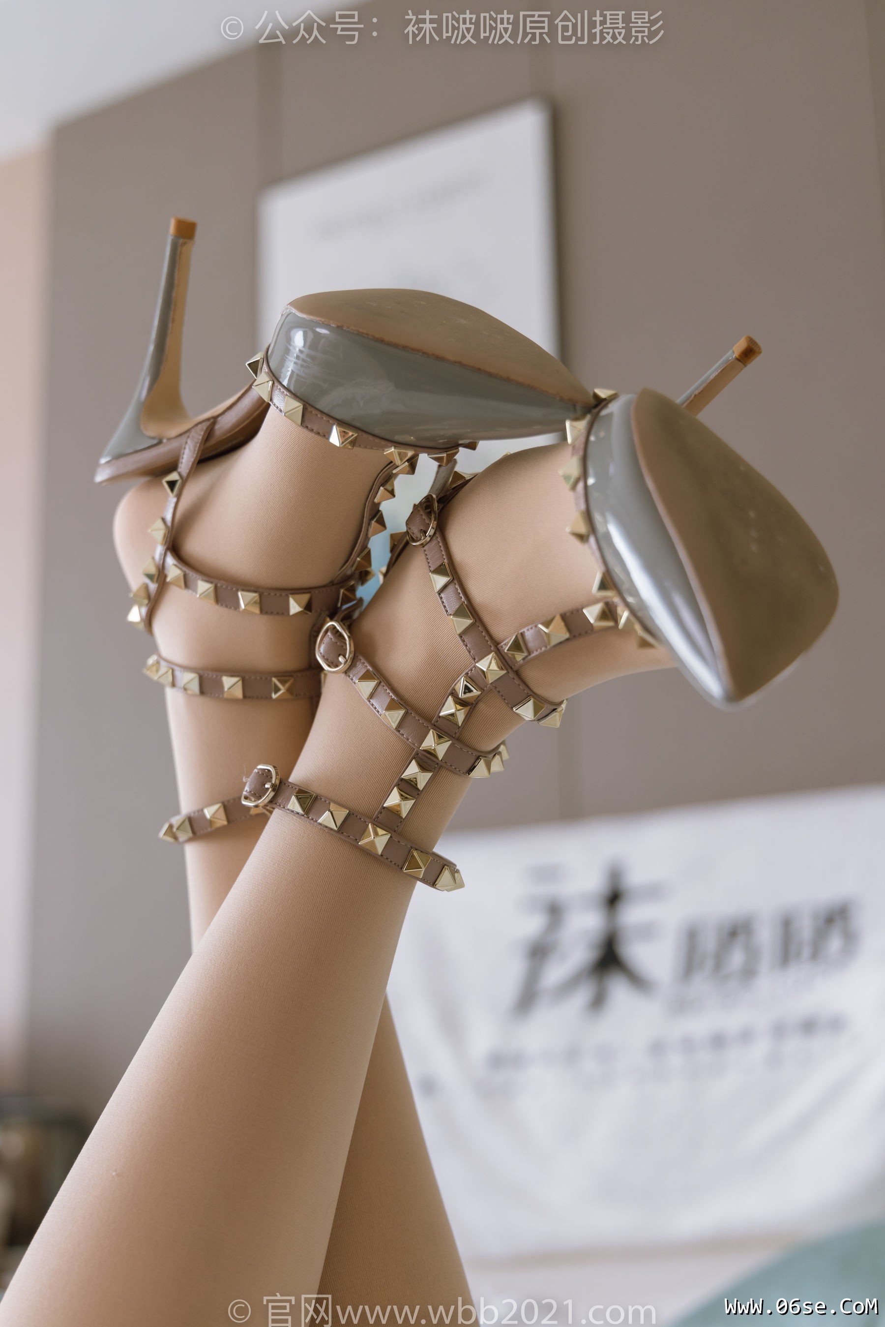图片[118]-BoBoSocks袜啵啵 No.408 小甜豆 -高跟鞋、厚肉丝、丝袜和裸足踩奶油蛋糕和泡芙剧情[157P] (1)-六色网