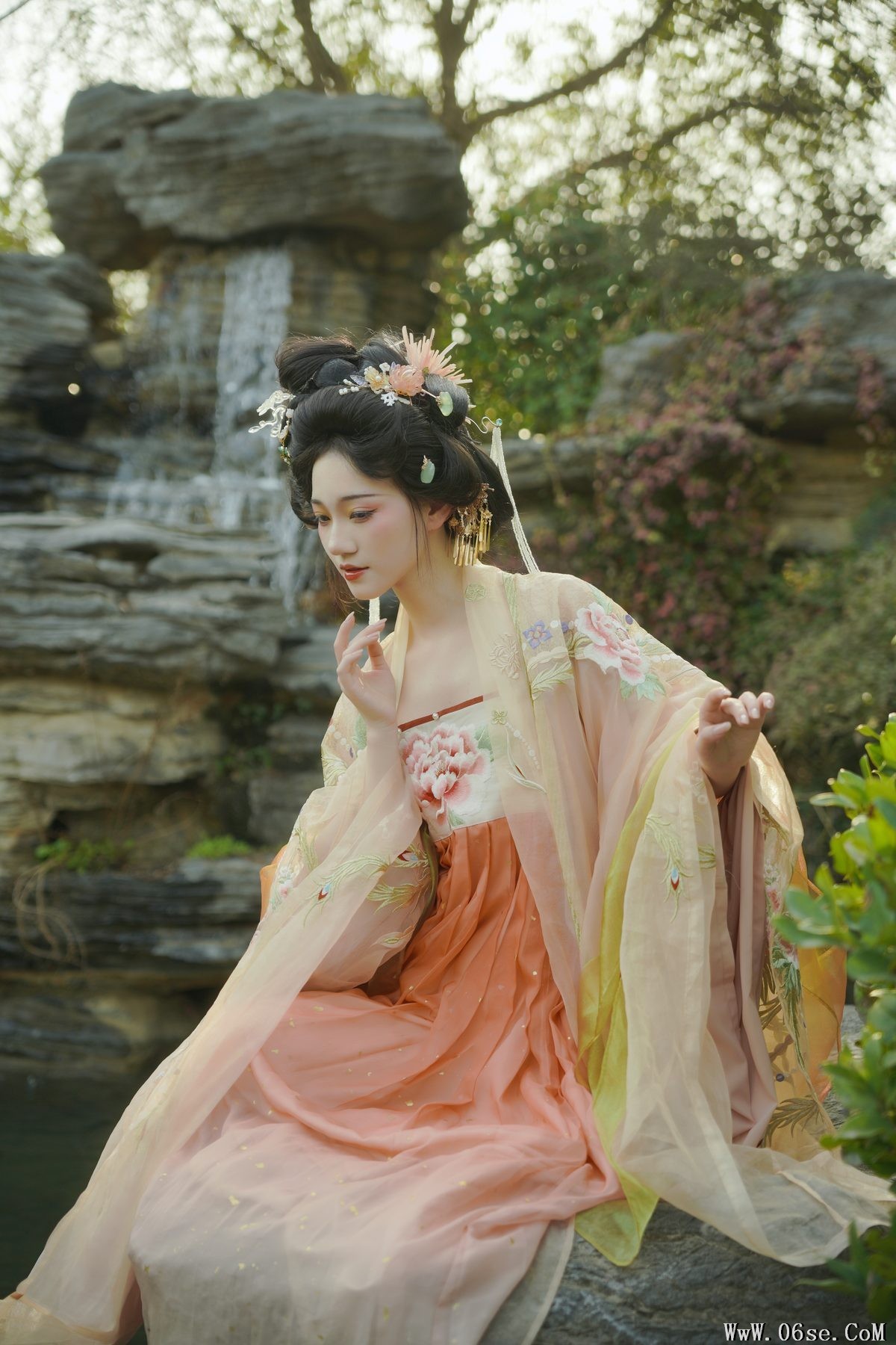 图片[21]-YiTuYu艺图语 Vol.3881 Qin Qin[27P]-六色网