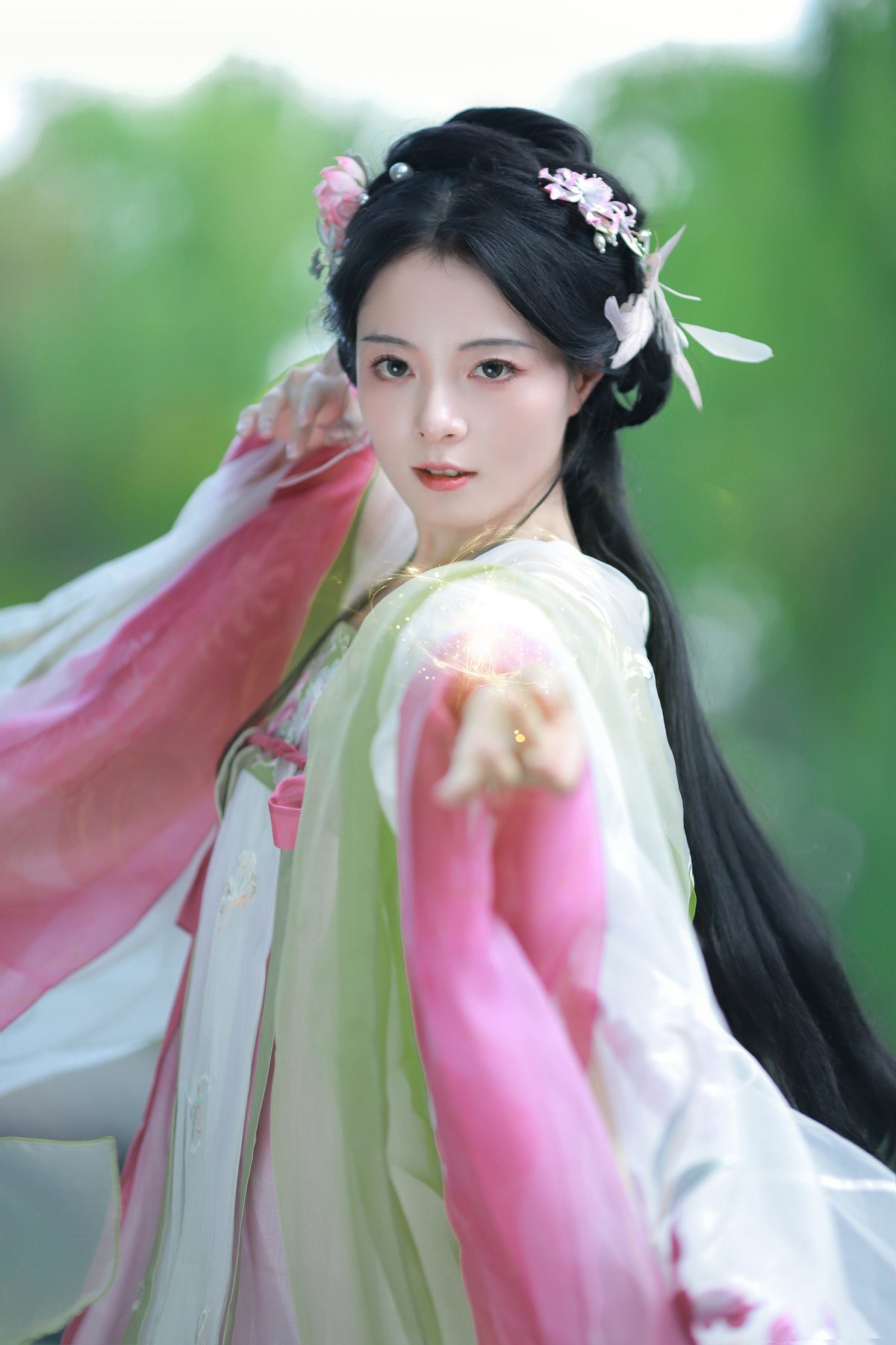 图片[23]-YiTuYu艺图语 Vol.5240 Nu Li Hua Zhuang De Sui Sui[23P]-六色网