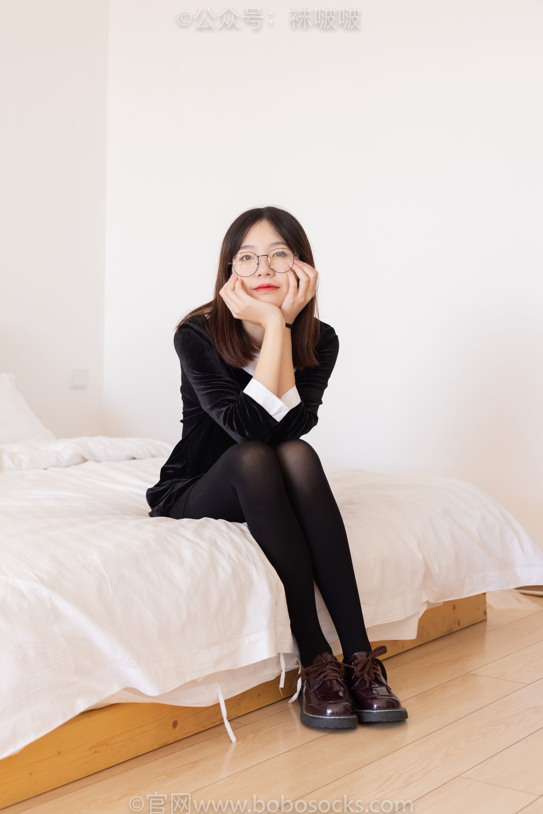 图片[2]-BoBoSocks袜啵啵 No.053 小甜豆-皮鞋、厚黑丝、黑色蕾丝船袜[140P]-六色网
