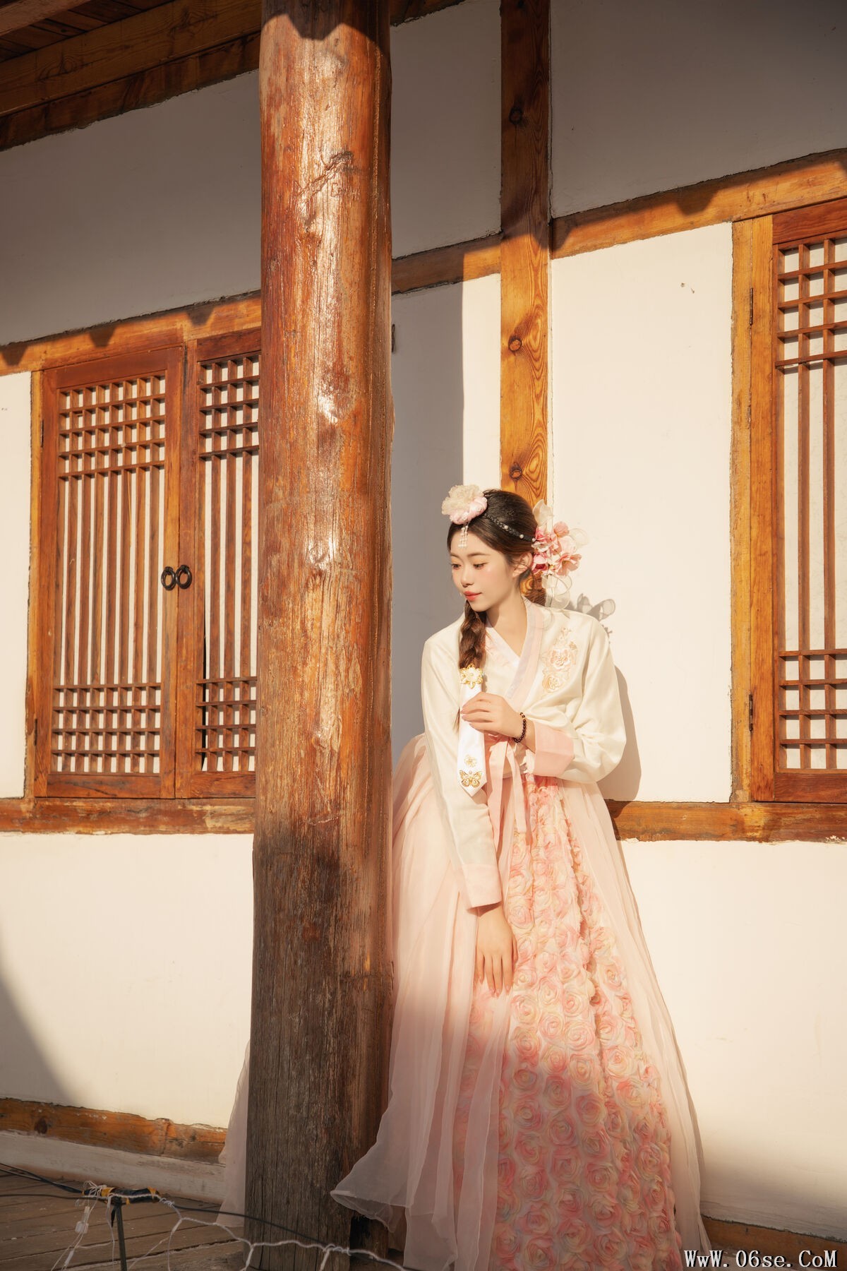 图片[32]-YiTuYu艺图语 Vol.7340 Fei Tian Xiao Mo Nu[35P]-六色网