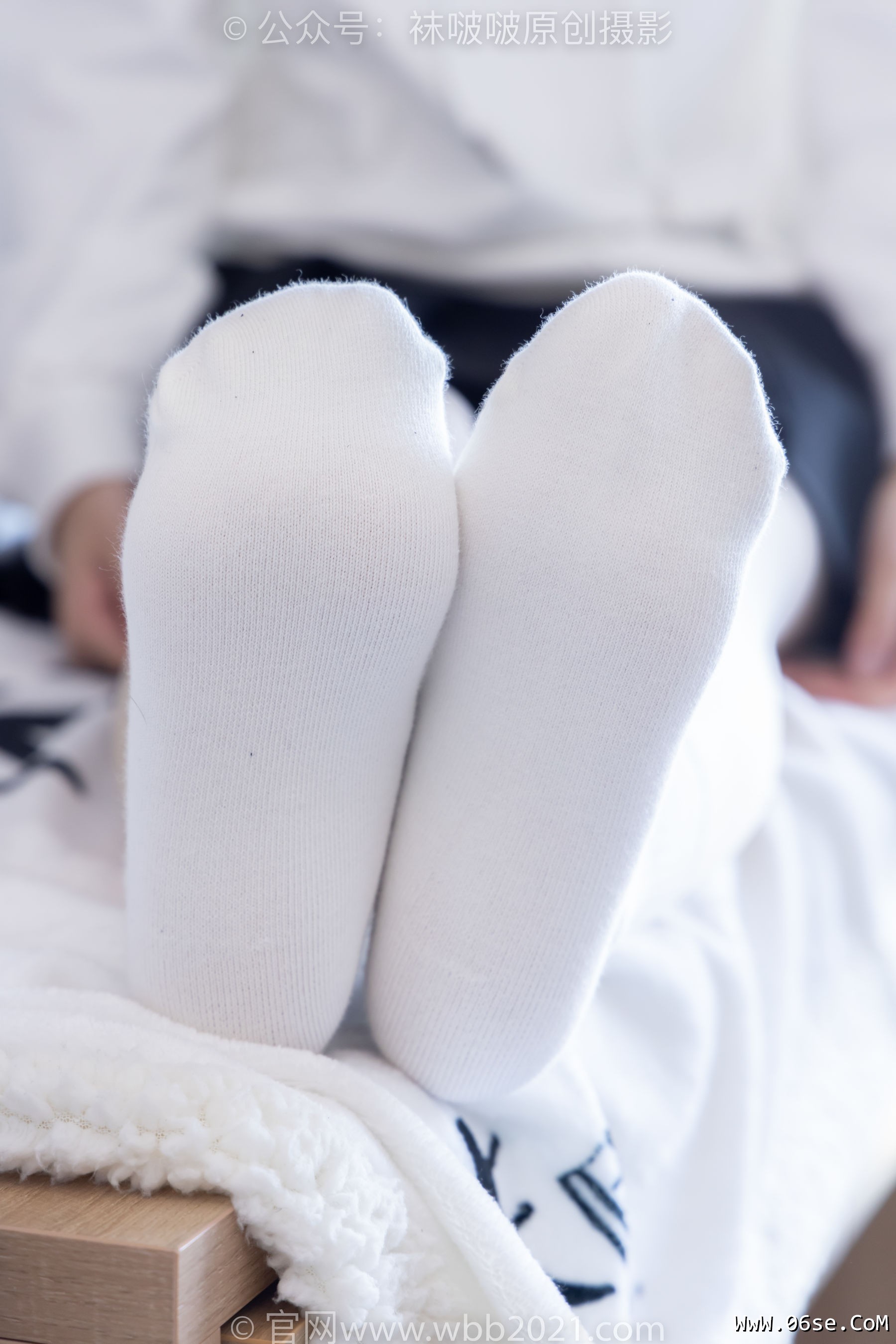 图片[114]-BoBoSocks袜啵啵 No.368 甜甜圈 -运动鞋、白棉袜、油亮肉丝[160P]-六色网