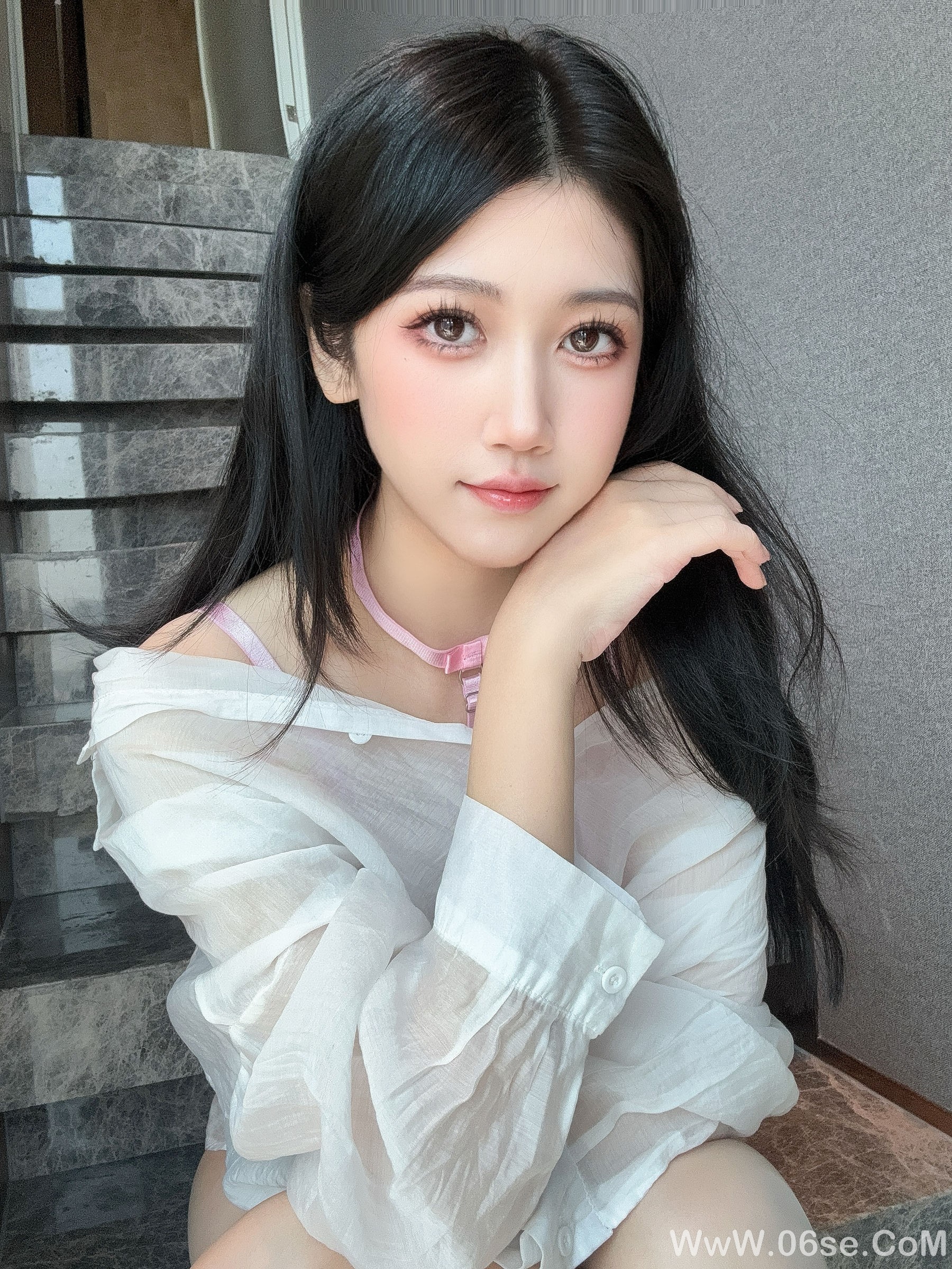图片[31]-微博人气Coser不呆猫 – 粉色衬衣女友[66P]-六色网