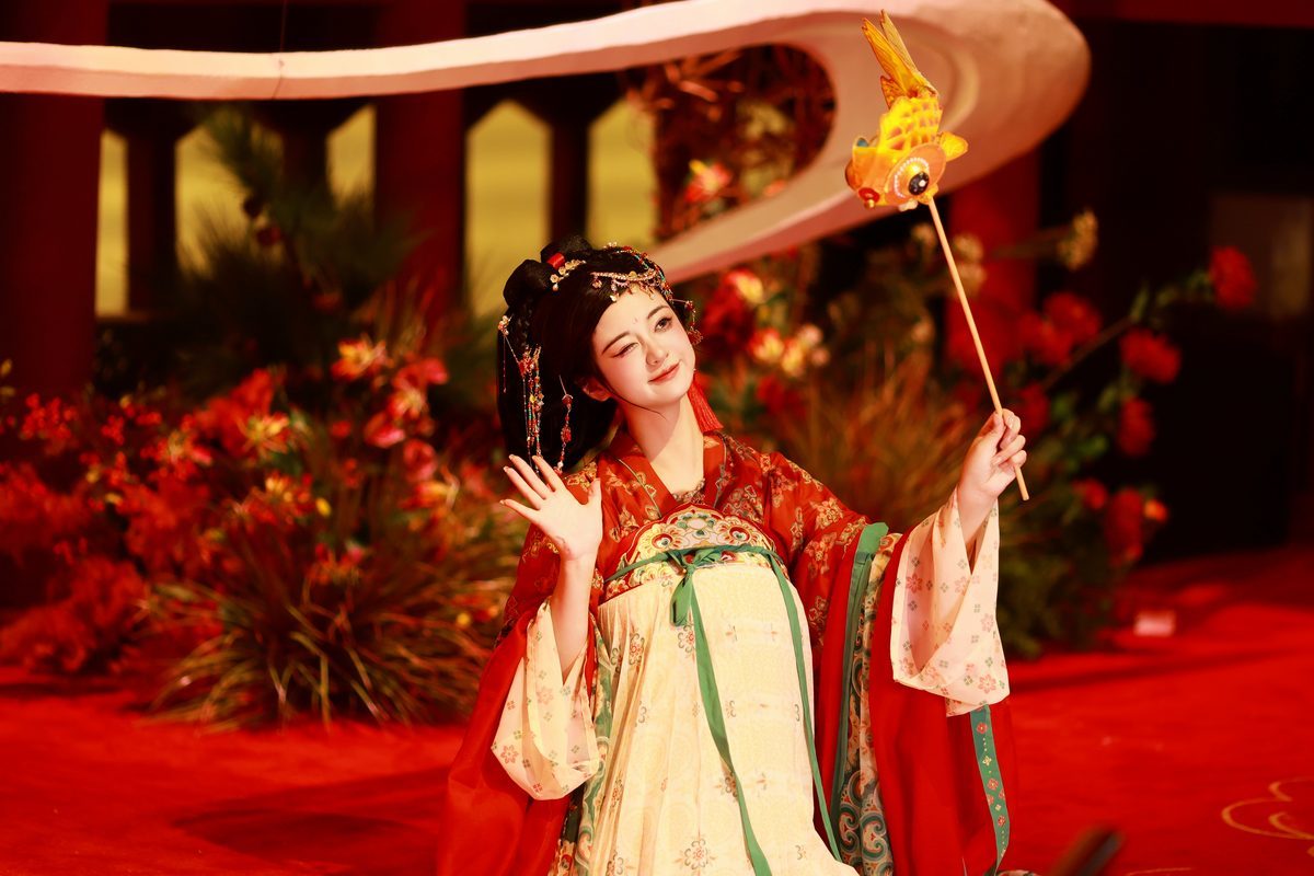 图片[12]-YiTuYu艺图语 Vol.5514 Bu Ke Ai De He He[43P]-六色网