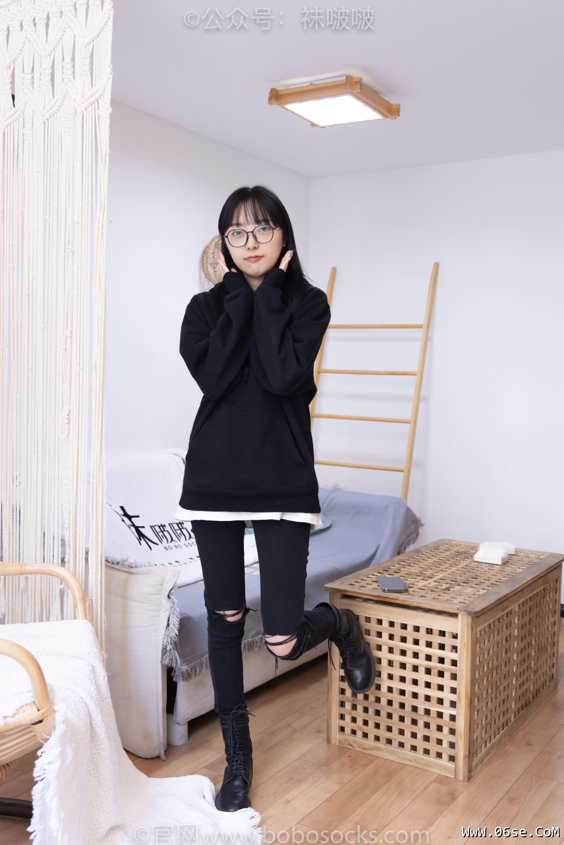 图片[2]-BoBoSocks袜啵啵 No.061 稚予-短靴、白棉袜、裸足[145P]-六色网