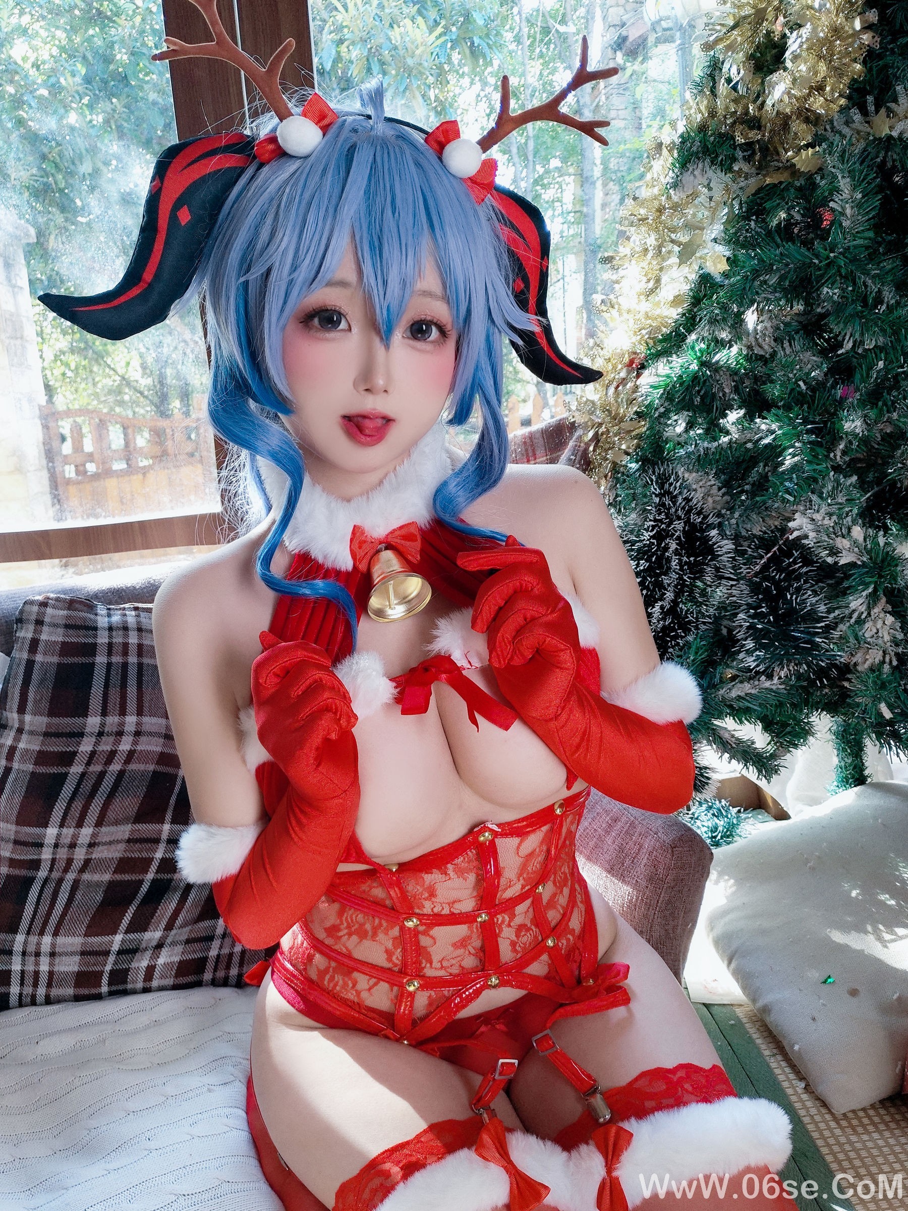图片[33]-Cosplay日奈娇 – 甘雨圣诞[34P]-六色网