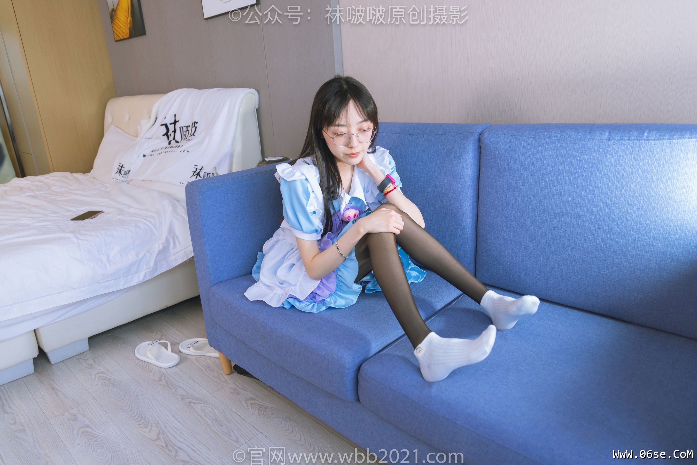图片[24]-BoBoSocks袜啵啵 No.437 稚予 -女仆装、人字拖、薄黑丝、白棉袜、裸足[140P]-六色网