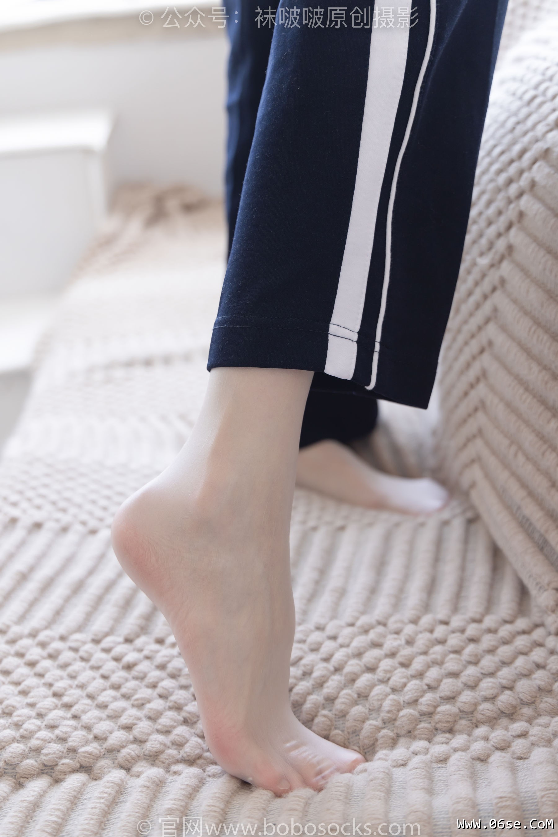 图片[26]-BoBoSocks袜啵啵 No.207 稚予 -aj板鞋、白棉袜、油亮白丝、校服裤里丝[140P]-六色网