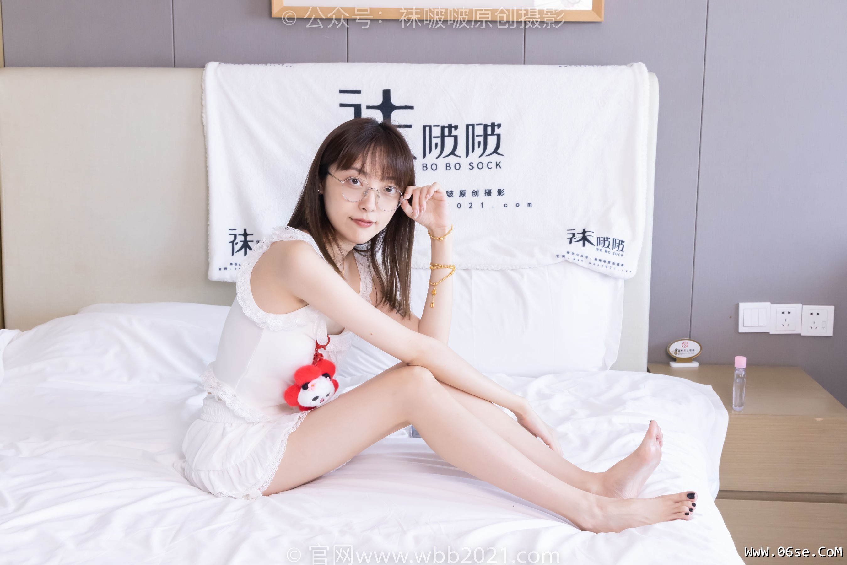 图片[172]-BoBoSocks袜啵啵 No.417 稚予 – 板鞋、白棉袜、裸足、裸足部分脚底抹精油[199P]-六色网