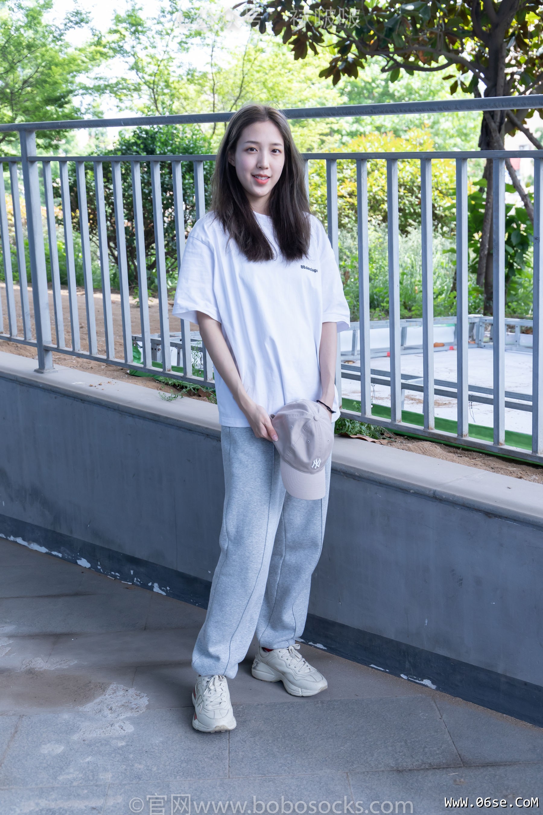 BoBoSocks袜啵啵 No.012 泡芙-运动鞋、白棉袜、裸足[132P]-六色网
