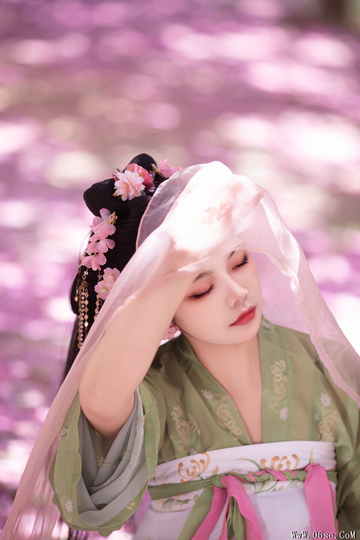图片[20]-YiTuYu艺图语 Vol.7102 Wan Yi[23P]-六色网