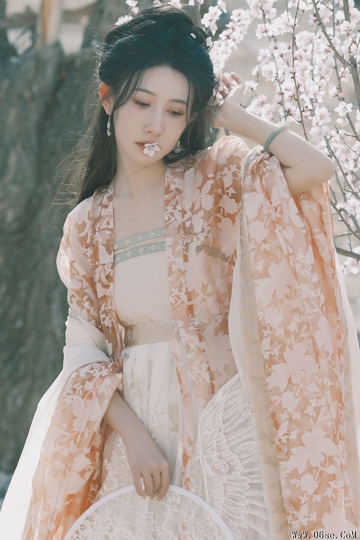 YiTuYu艺图语 Vol.7275 Xiao Bei Ke Qing Bu Yao Fang Qi[25P]-六色网