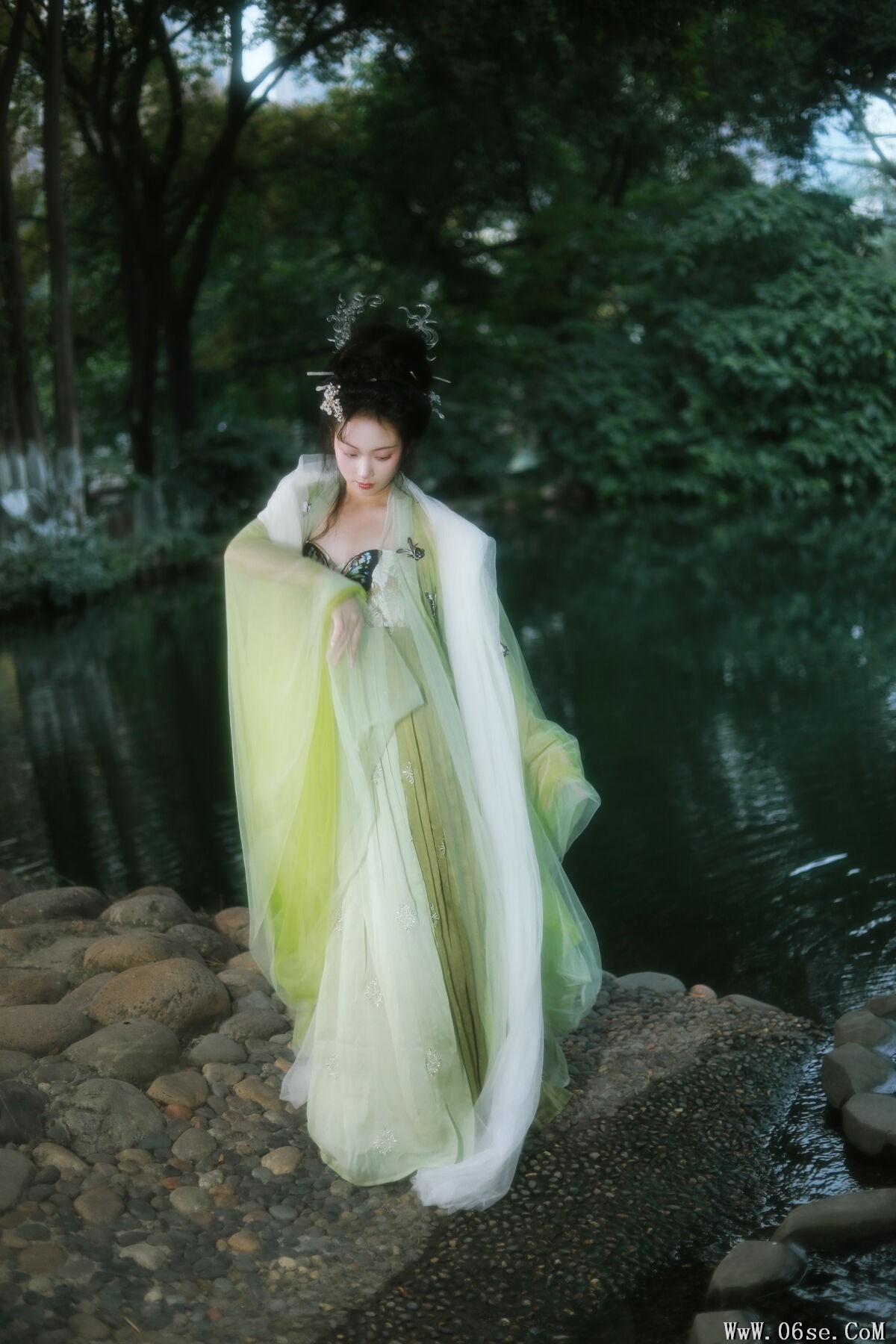 图片[23]-YiTuYu艺图语 Vol.6662 Luo Yu Qing Ling[24P]-六色网
