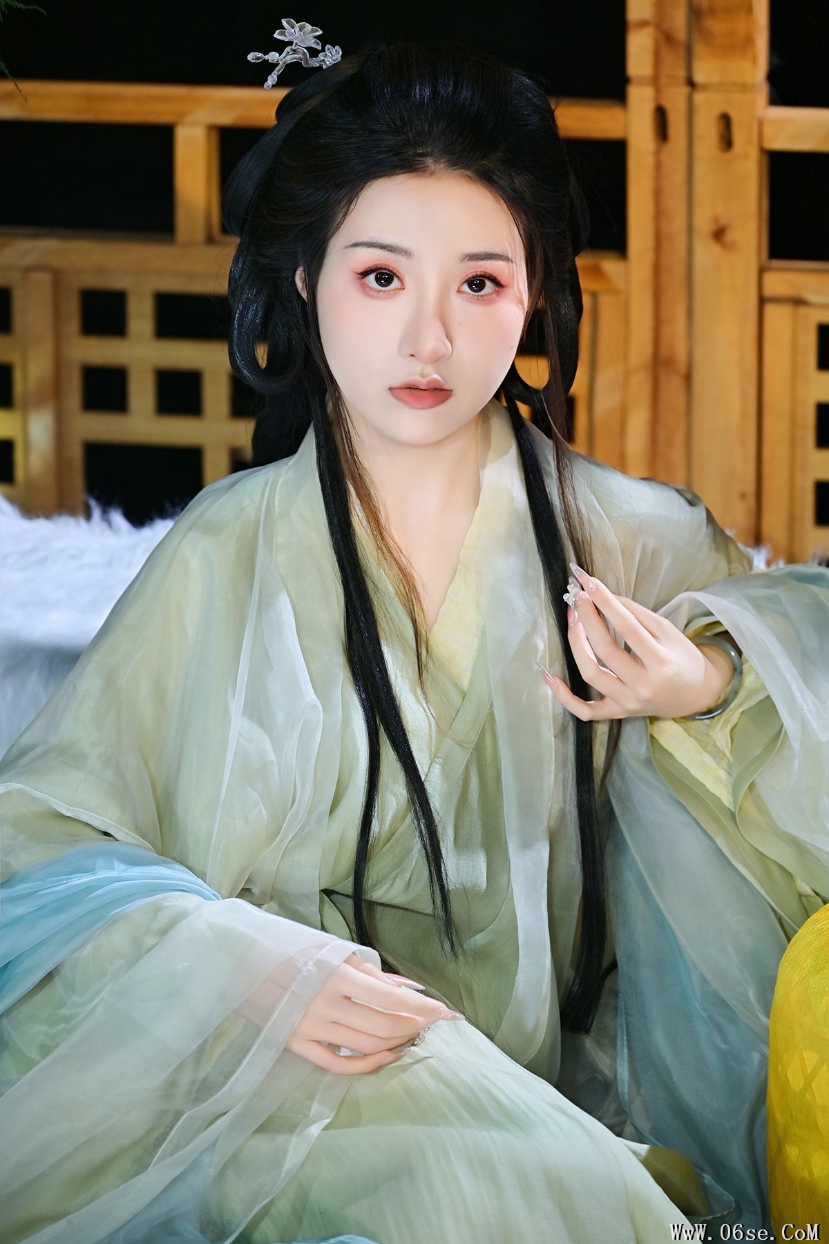 YiTuYu艺图语 Vol.6834 Ni De San San[21P]-六色网