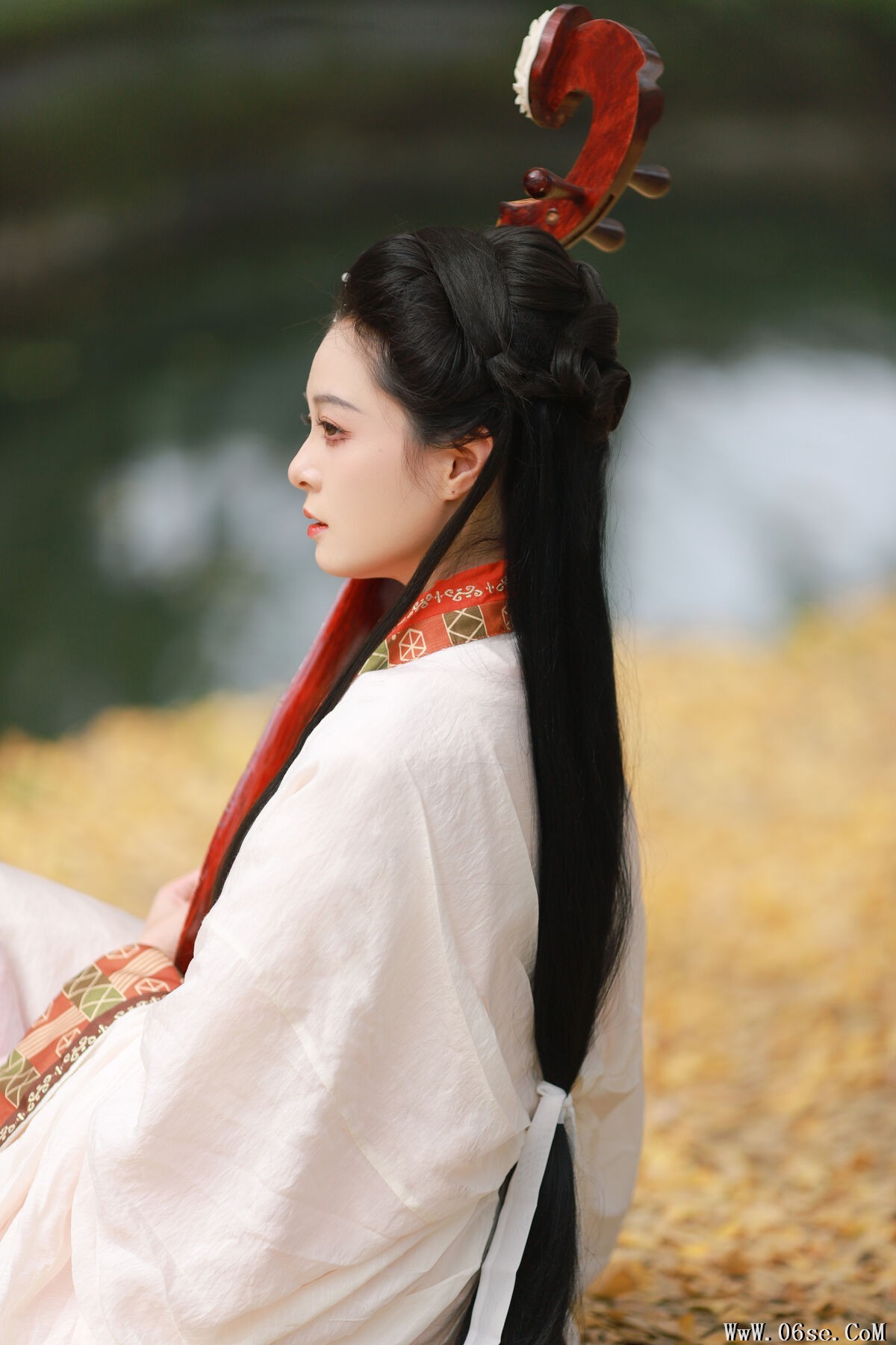 图片[14]-YiTuYu艺图语 Vol.6437 Nu Li Hua Zhuang De Sui Sui[22P]-六色网