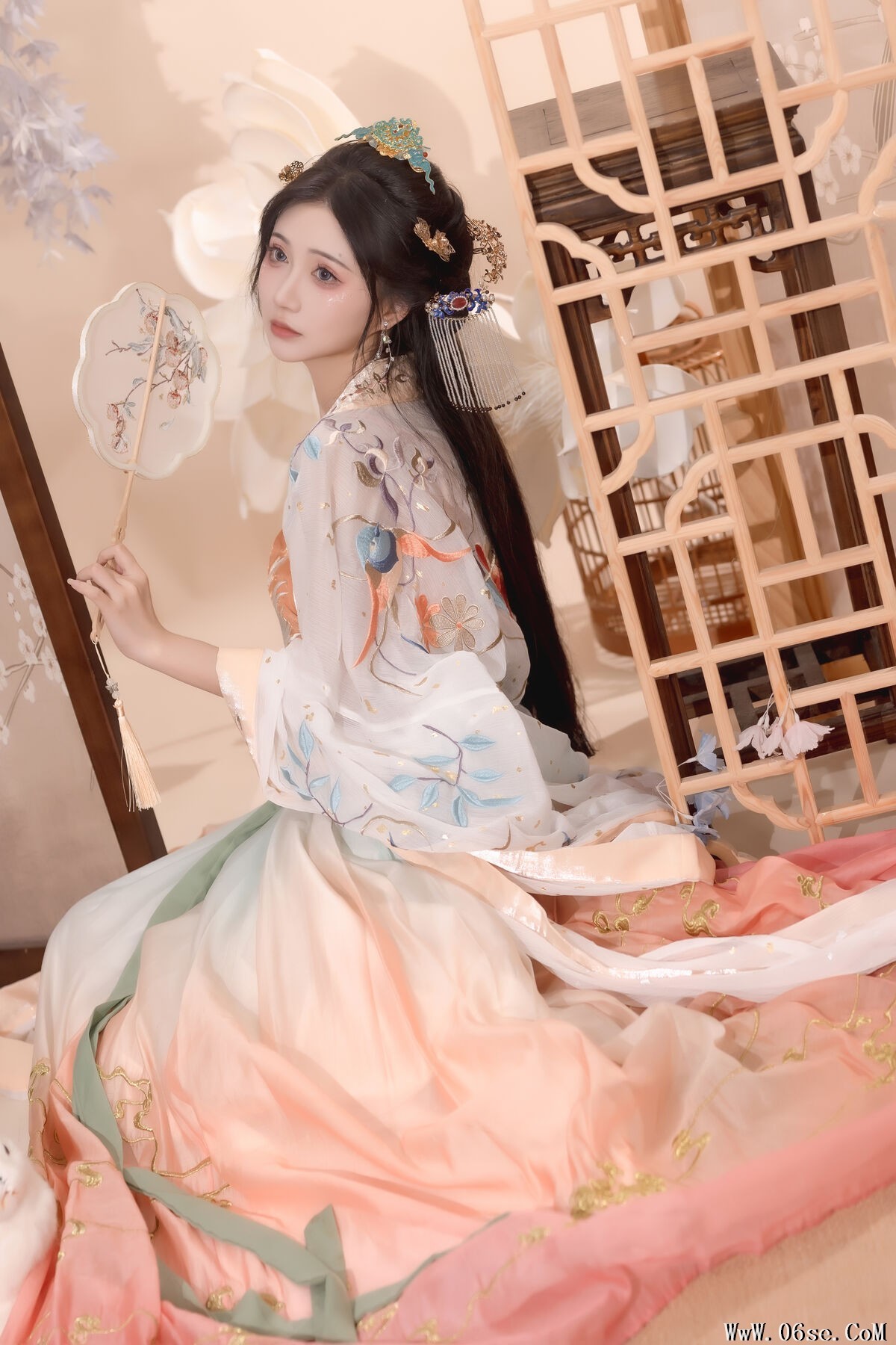 图片[26]-YiTuYu艺图语 Vol.7470 Qi Luo Sheng De Xiao Su Su[28P]-六色网