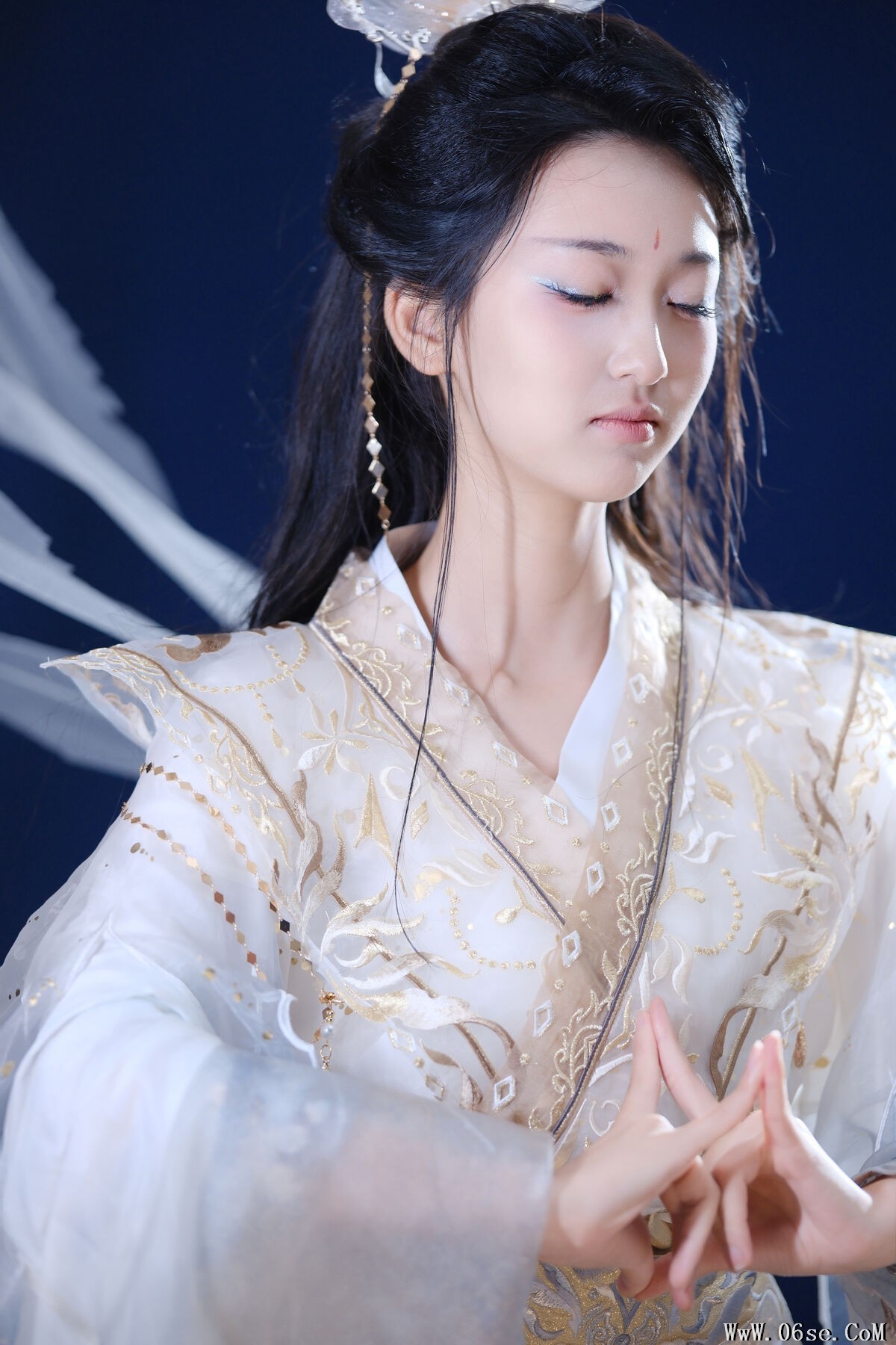 图片[20]-YiTuYu艺图语 Vol.7140 Leng Ku Wang Ye[21P]-六色网