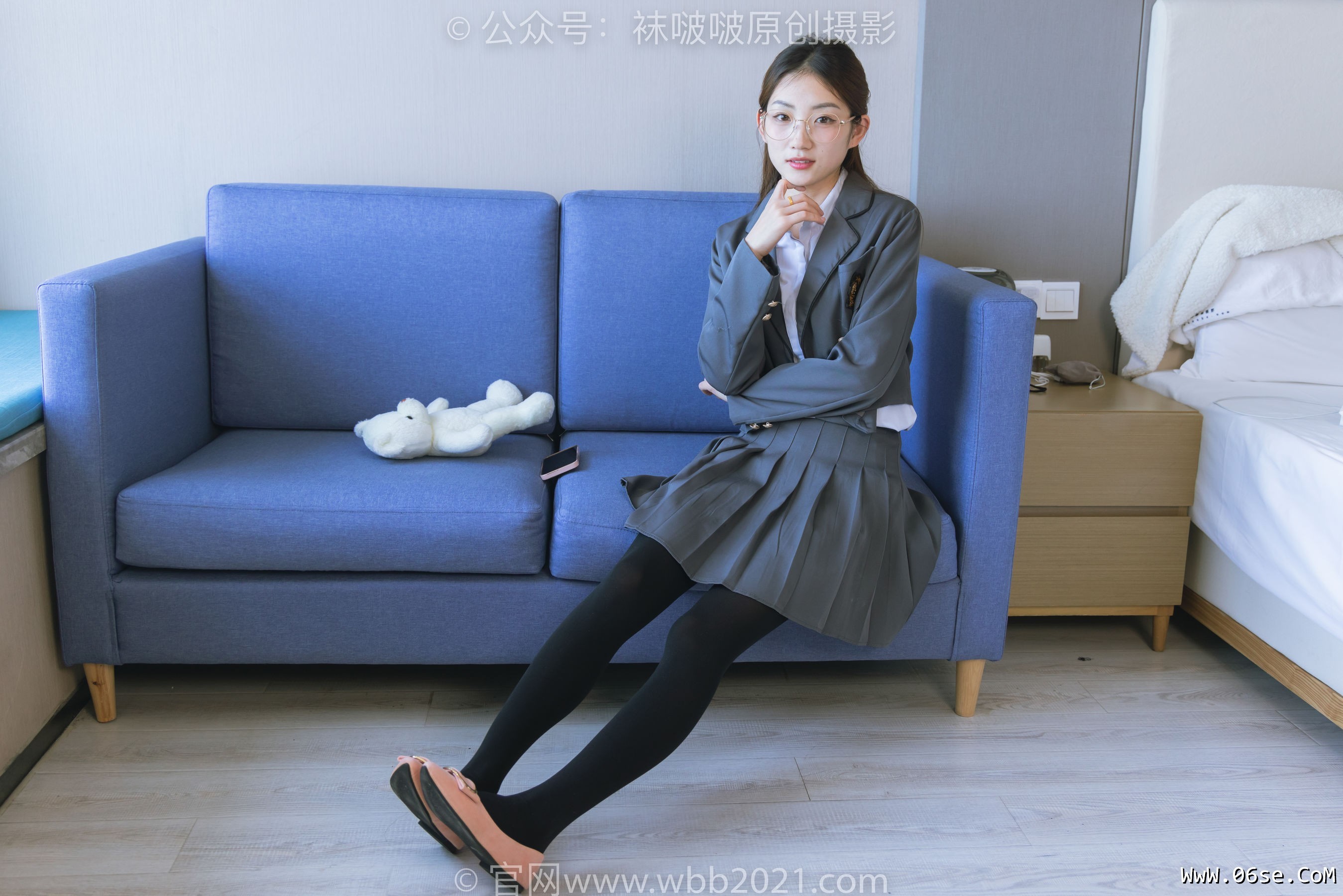 图片[77]-BoBoSocks袜啵啵 No.315 小沫 -平底鞋、厚黑丝、模特穿鞋及丝袜踩玩偶小熊剧情[140P]-六色网