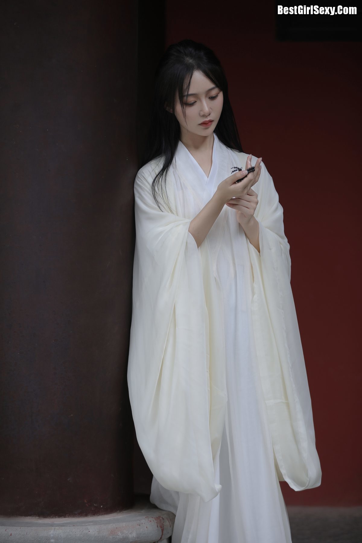 图片[4]-YiTuYu艺图语 Vol.4034 Su Mei Zai Lu Shang[26P]-六色网
