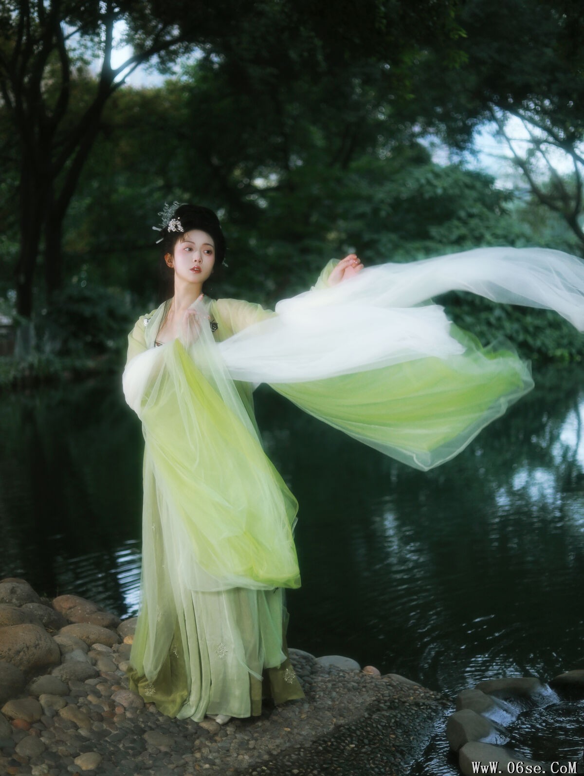 图片[22]-YiTuYu艺图语 Vol.6662 Luo Yu Qing Ling[24P]-六色网