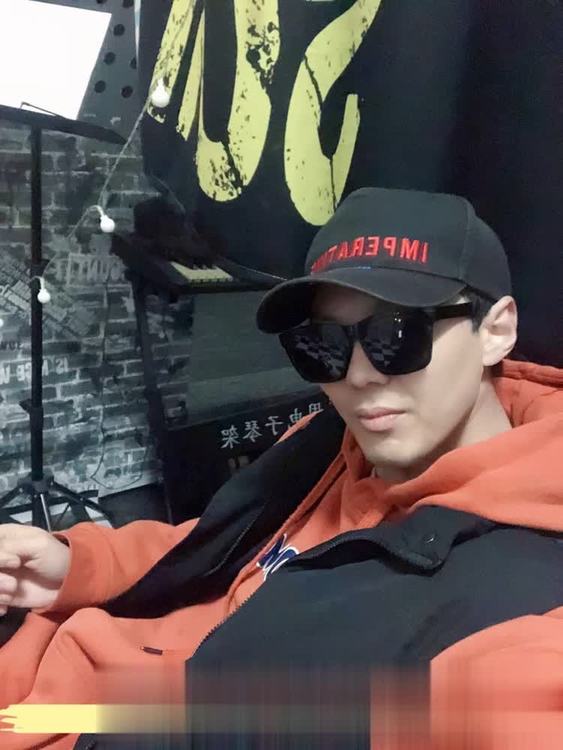 - 人过30只想追求安稳,